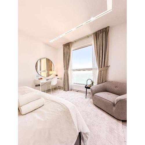 GMA Murjan 2BR Sea View High Floor