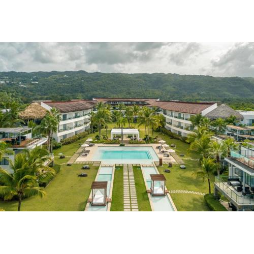 Go away to this charming apt at Sublime w private jacuzzi included