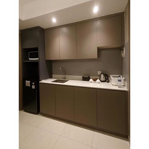 Gold Coast Dubai room netflix