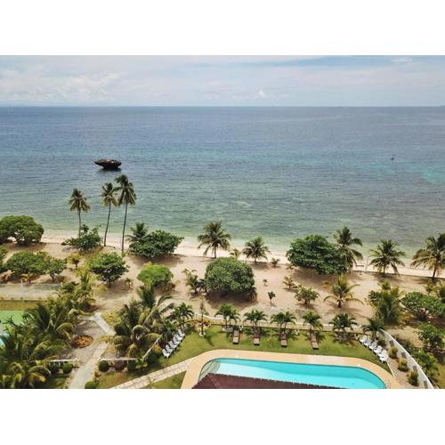 Gold View Beachfront Resort