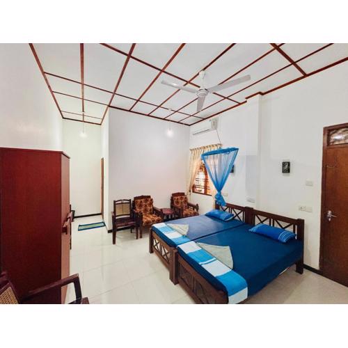 Golden Beach Guest House and Restaurant