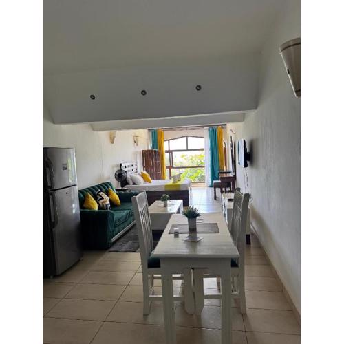 Golden Beachfront Studios Diani