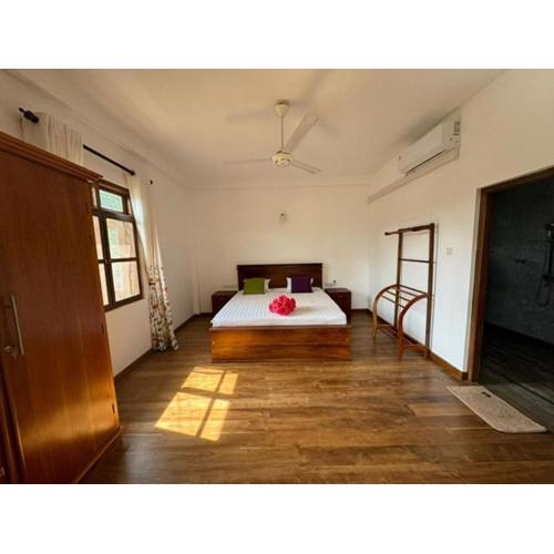 Golden Buddha Holidays