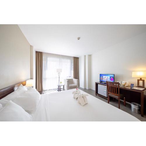 Golden Crown Grand Hotel