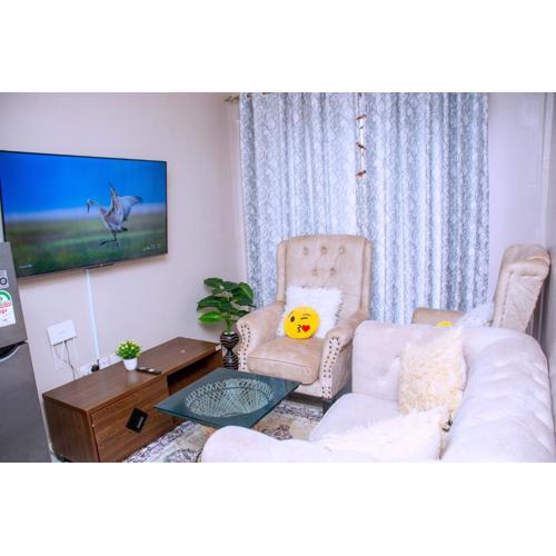 Golden Glow Suites - Thindigua