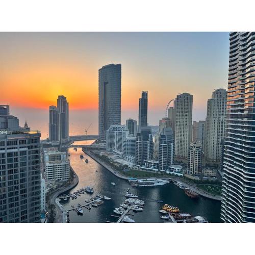 Golden Hour Stay Sea View in Marina Dubai