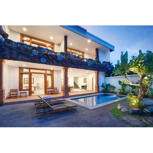 Golden Lotus Deluxe Studio