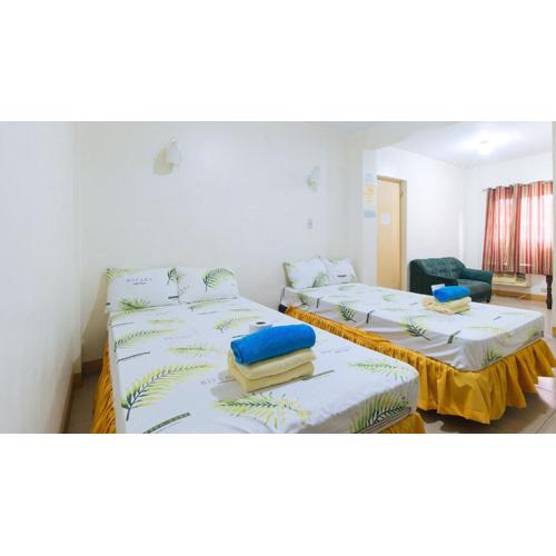 Golden Sunrise Hotel I by RedDoorz