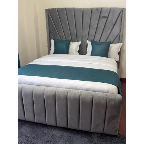 Goldish Mango at Kilimani Yaya