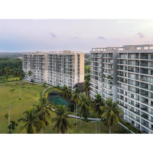 Golf Course Retreat - Pool,Parking,Wi-fi & Sunset