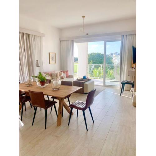 Golf & Lake View Oasis •Private Jacuzzi •Hard Rock