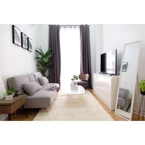 Golf Penthouse Balcony BGC