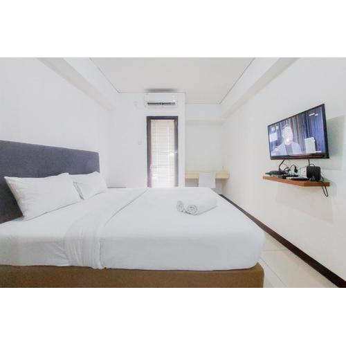 Good and Warm Studio at 19 Avenue Apartment By Travelio