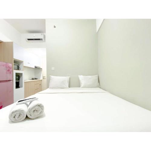 Good Choice and Comfy Studio Springlake Summarecon Bekasi Apartment By Travelio