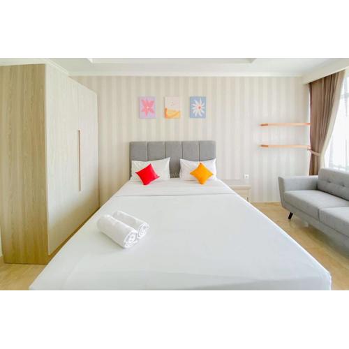 Good Choice and Elegant Studio Menteng Park Apartment By Travelio