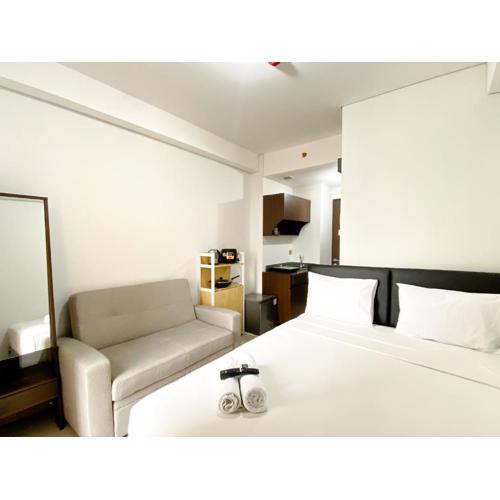 Good Choice and Homey Studio Transpark Cibubur Apartment By Travelio