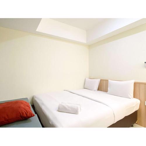 Good Deal 1BR with Working Room at Pollux Chadstone Apartment By Travelio