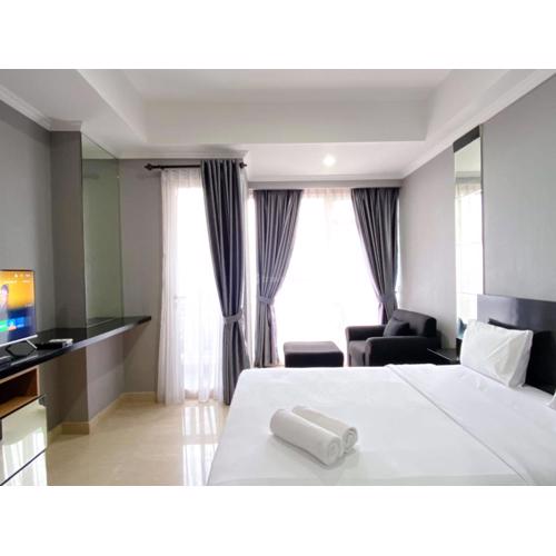 Good Deal and Comfortable Studio Menteng Park Apartment By Travelio