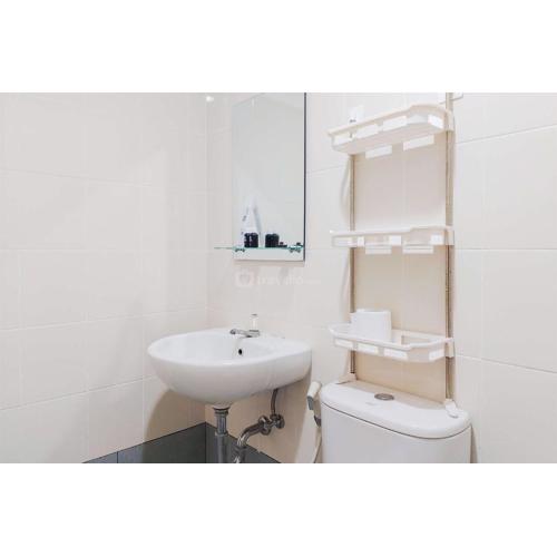 Good Deal and Nice 1BR Akasa Pure Living BSD Apartment By Travelio