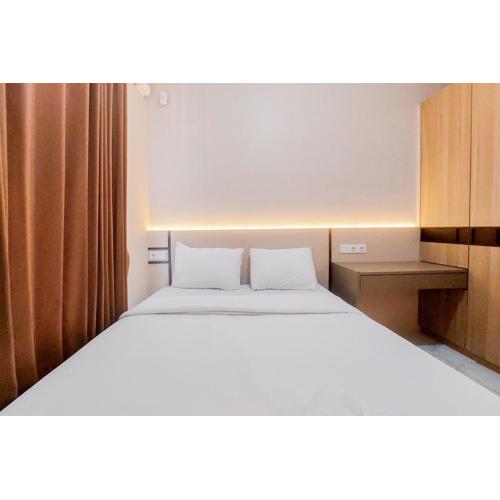 Good Designed and Restful Studio Sky House BSD Apartment By Travelio