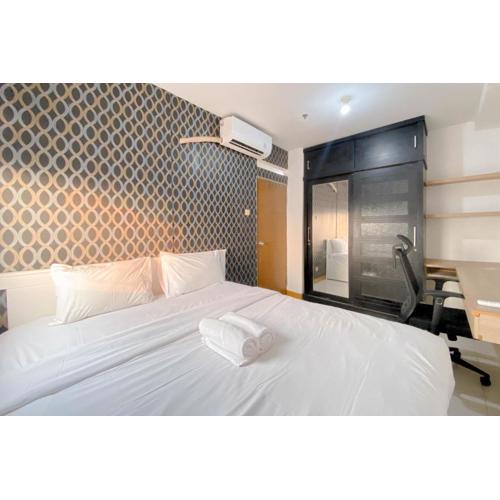 Good Place and Cozy 2BR Apartment at Gateway Ahmad Yani Cicadas By Travelio