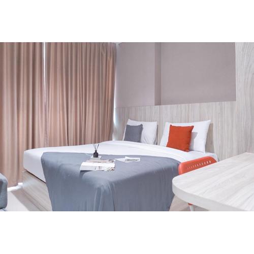 Good Place and Cozy Studio at Brooklyn Alam Sutera Apartment By Travelio