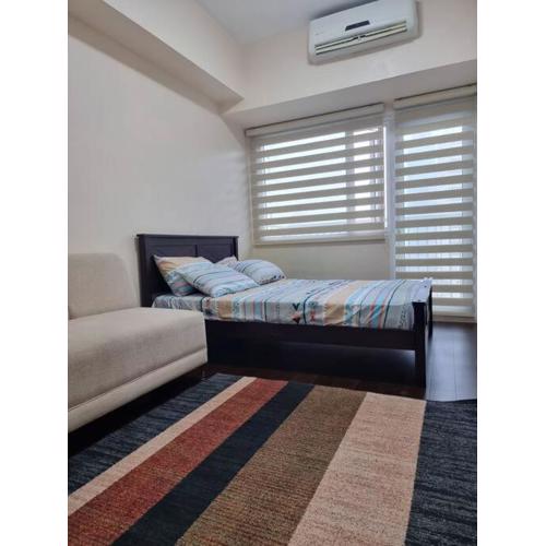 Good Value Makati Studio Unit - Pool View With Balcony