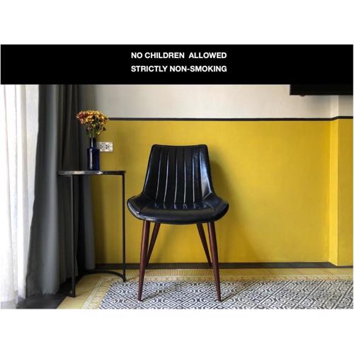 Goodnight Poshtel + Free Netflix