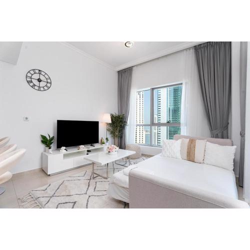 Gorgeous 1 Bedroom Marina View
