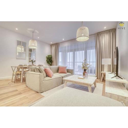 Gorgeous 2 Bedroom Apartment With Sea Views