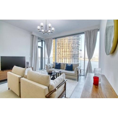 Gorgeous 2 BR with Creek Harbour view