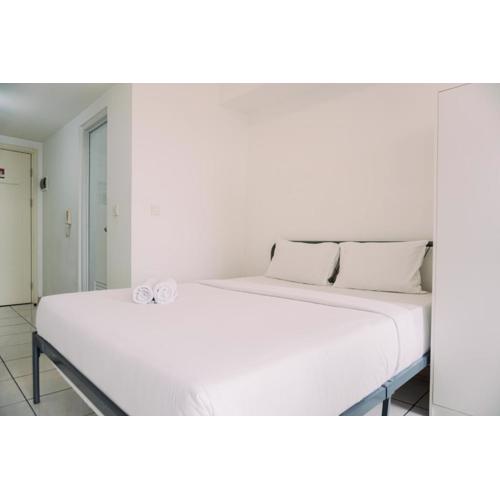 Gorgeous and Strategic Studio Apartment M-Town Residence By Travelio