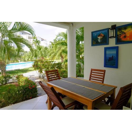 Gorgeous apartment steps to Playa Punta Popy