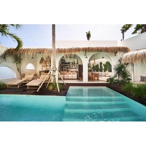 Gorgeous Mediterranean Style 2 Bed, Top Pick!