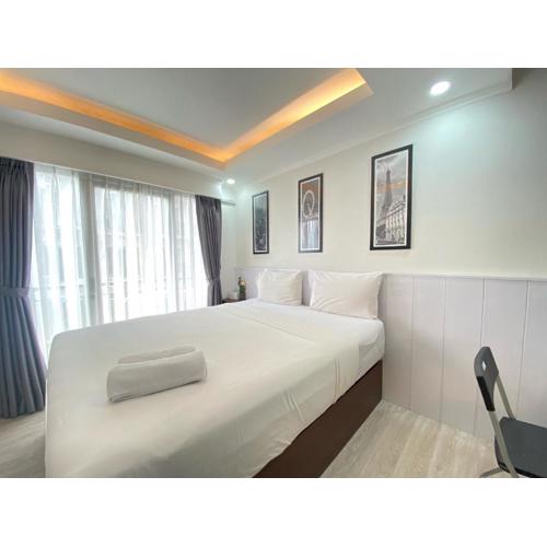 Gorgeous Studio Room at Grand Asia Afrika Apartment By Travelio