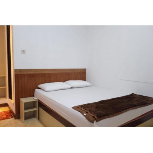 Gorland Hostel near GOR Satria Purwokerto Mitra RedDoorz