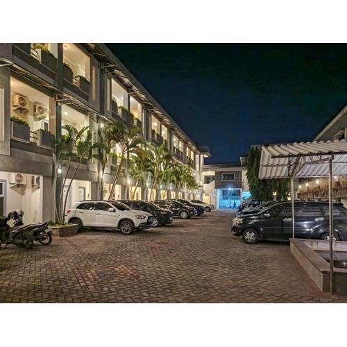 Graha Marina RedPartner near Plaza Marina