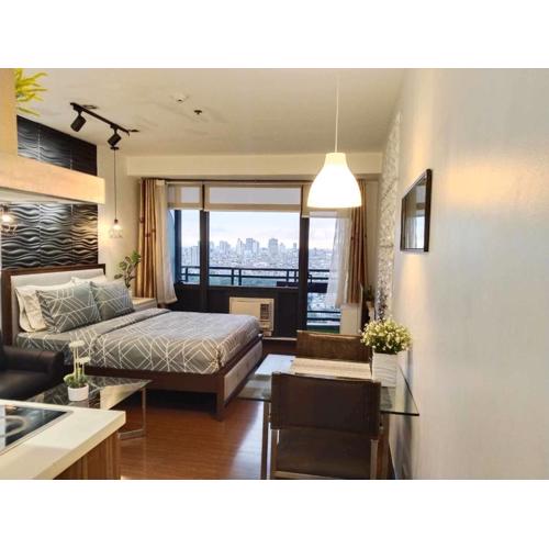 Gramercy Residences studio with Balcony Netflix