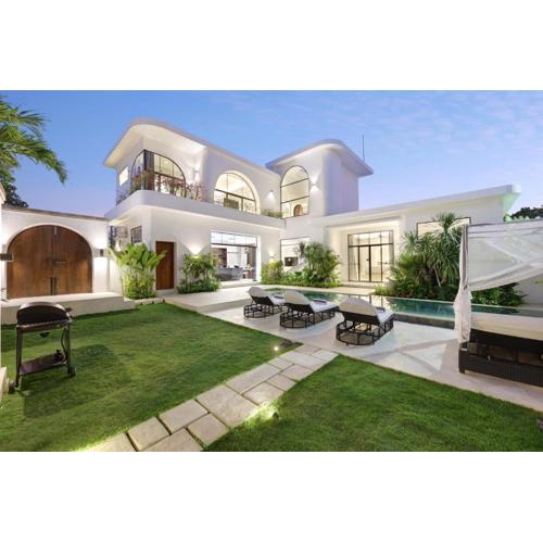 Grand Architecture, LUXE 3BR Villa, Private Pool, Family! Canggu