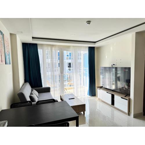 芭提雅中心 Grand Avenue 2卧室公寓泳池景 智能电视 高速互联网