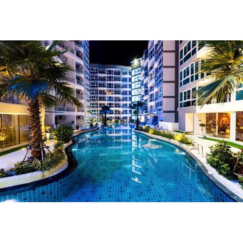 Grand Avenue, Luxury Suite, 72sqm pool view with lounge area