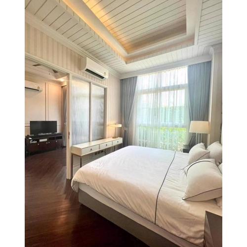 Grand Florida Beachfront Resort Condo