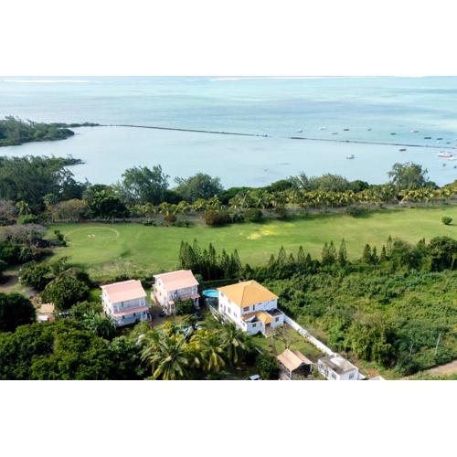 Grand Gaube Golf Sea View Apartment