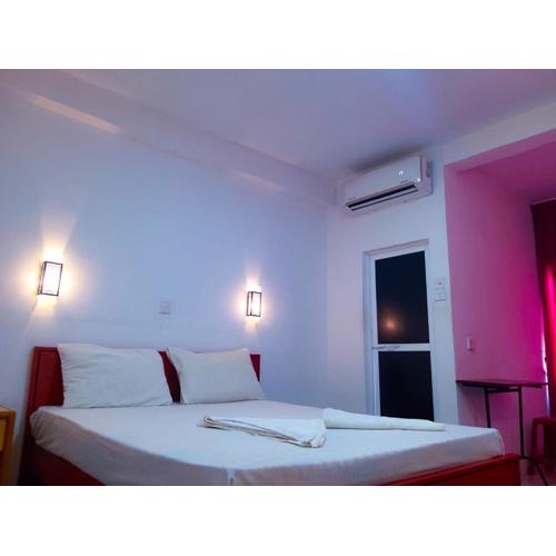 Grand Holidays, Kandy