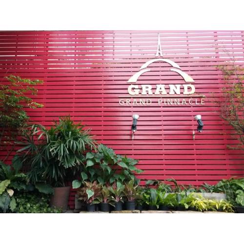 Grand Pinnacle Hotel