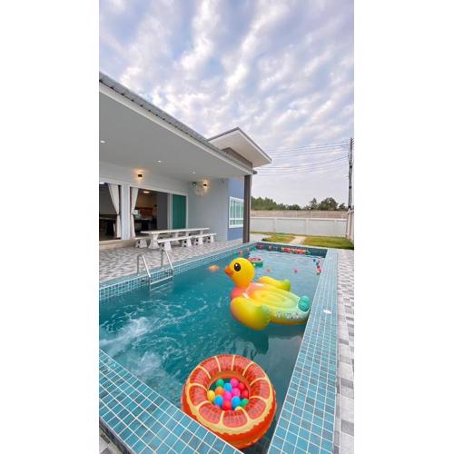 Grand Pool Villa Khonkaen เขื่อนอุบลรัตน์