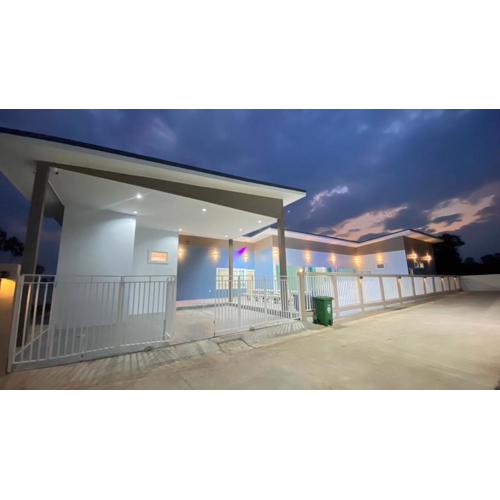 Grand Pool Villa Khonkaen เขื่อนอุบลรัตน์