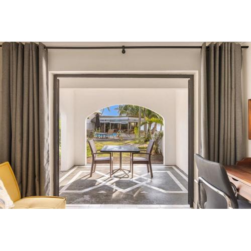 Grand Sahāna 1 - 1BR Digital Nomad Beachfront Apt - Work from Paradise