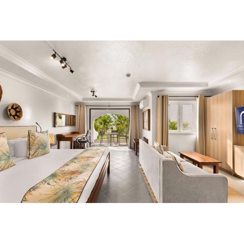 Grand Sahāna 14 - 1BR Beachfront Apartment - Work from Paradise - Digital Nomad