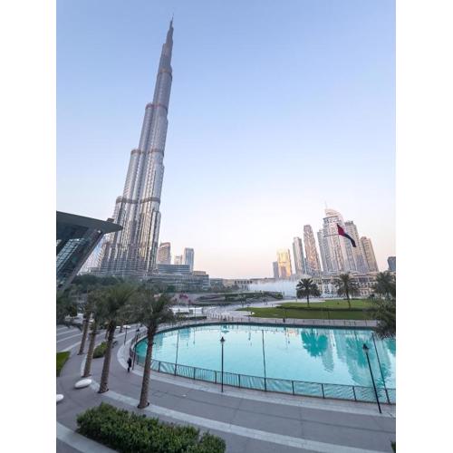 Grandeur 2 Bedroom Apartments I Burj Khalifa & Fountain Views I Free Parking, Gym, Pool, Wi-Fi & PS5 I by Skyline Serenity